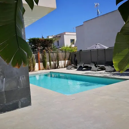 Villa Camomilla 43, *