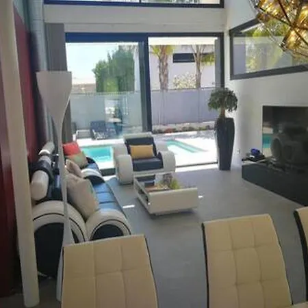 Villa Camomilla 43, *